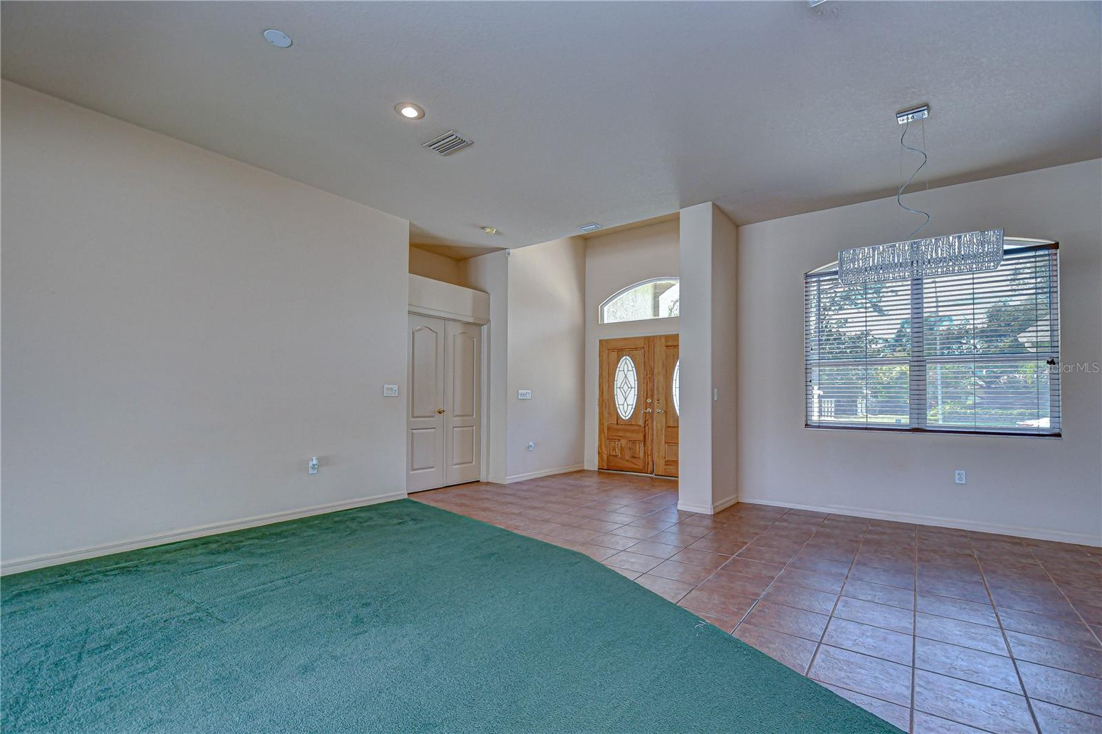 Listing photo id 6 for 4505 Bloomsbury Court