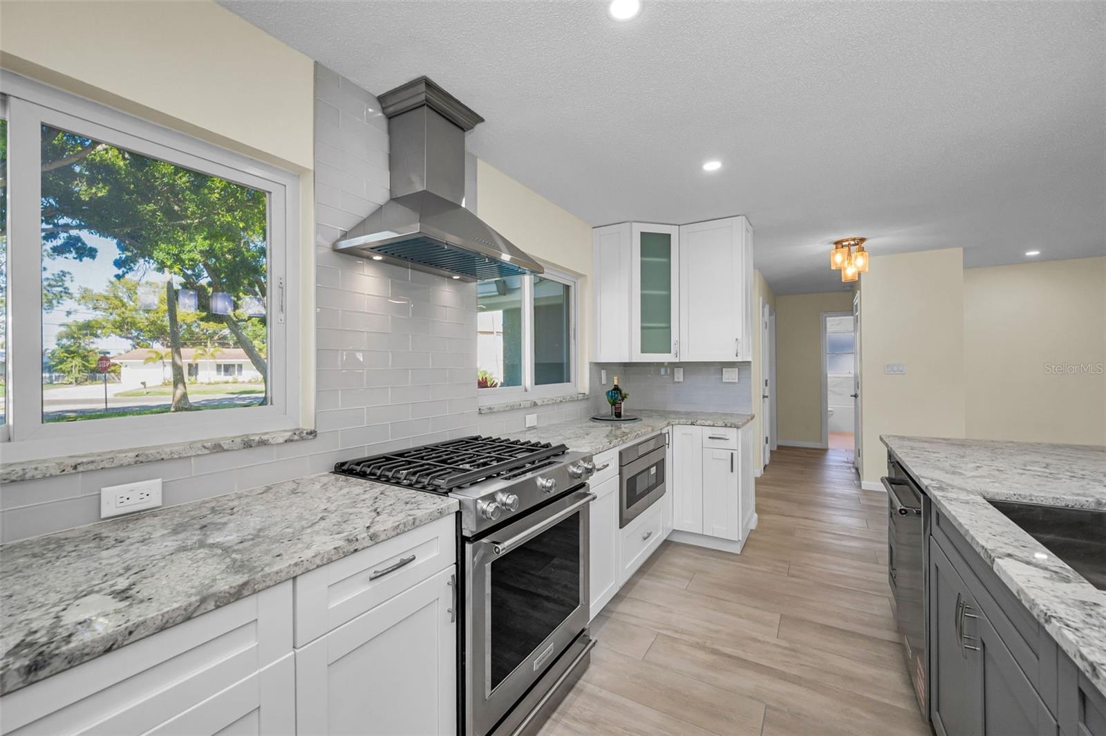 Image 15 of 55 For 94 Nicholas Drive