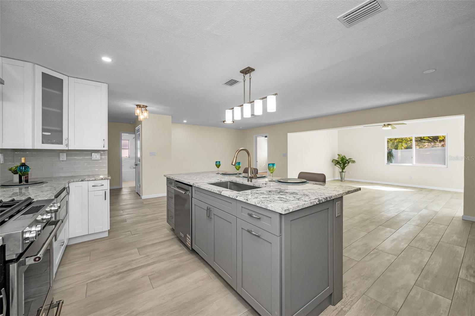 Image 18 of 55 For 94 Nicholas Drive