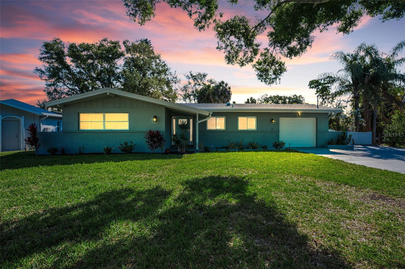 Image 2 of 55 For 94 Nicholas Drive