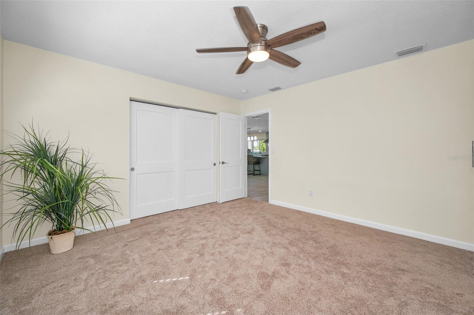 Image 20 of 55 For 94 Nicholas Drive