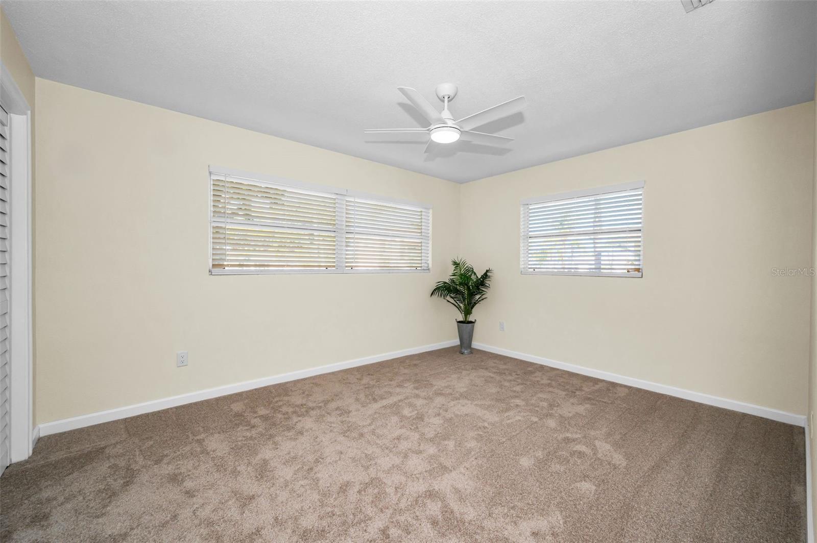 Image 25 of 55 For 94 Nicholas Drive