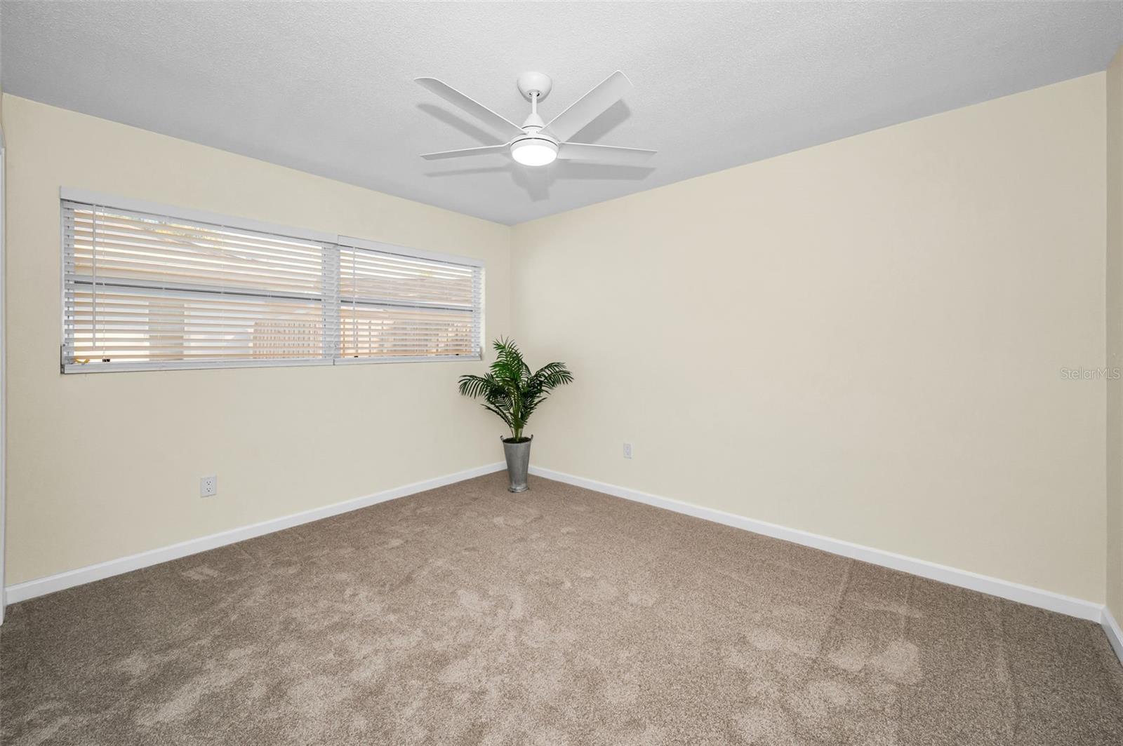 Image 27 of 55 For 94 Nicholas Drive