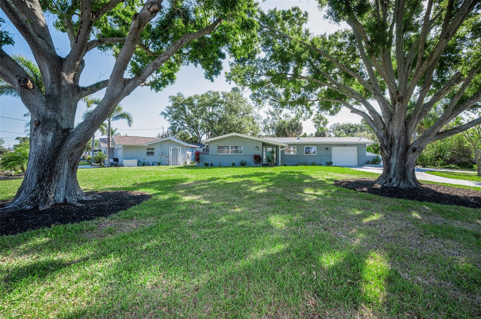 Image 4 of 55 For 94 Nicholas Drive