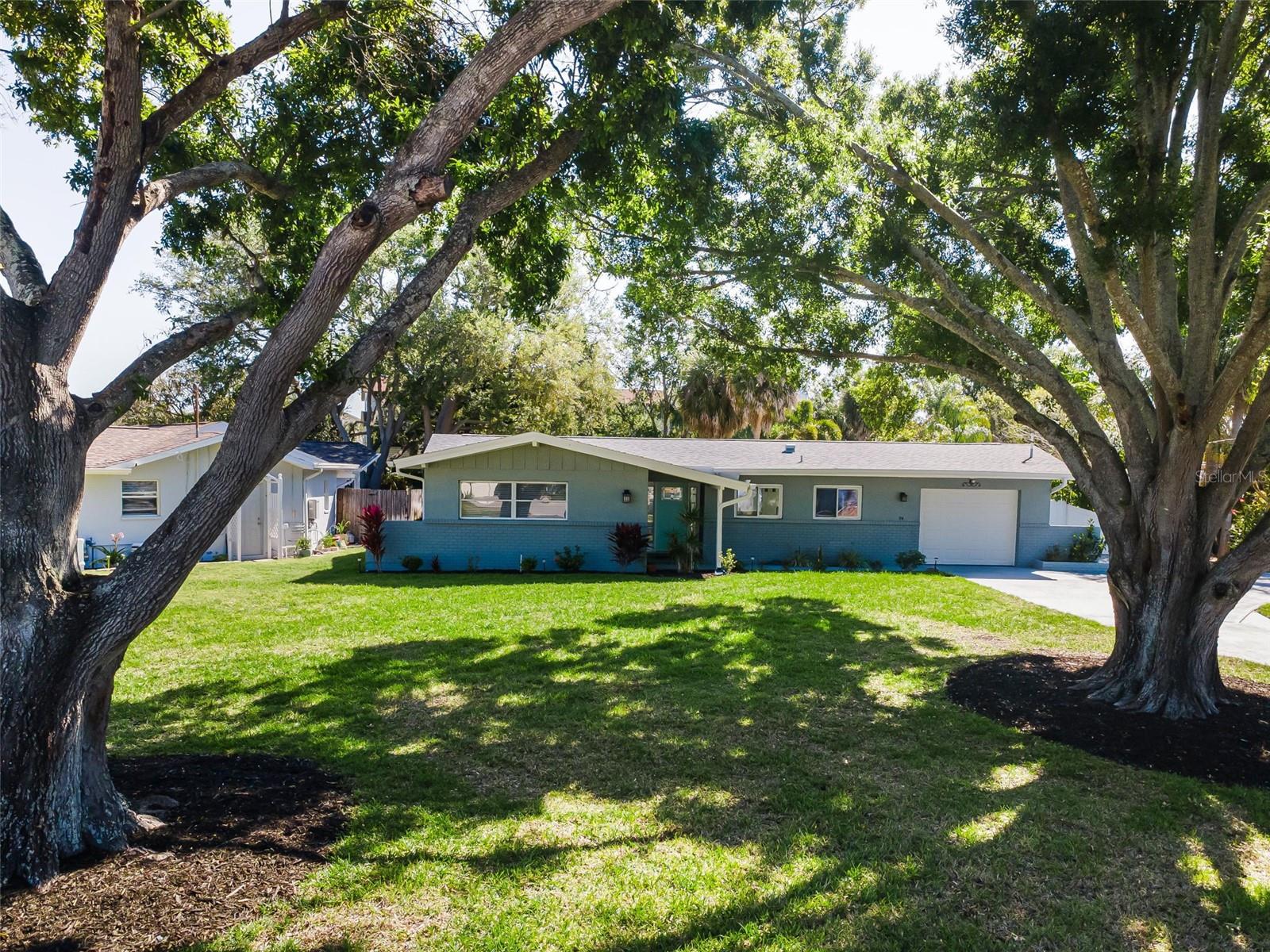 Image 43 of 55 For 94 Nicholas Drive