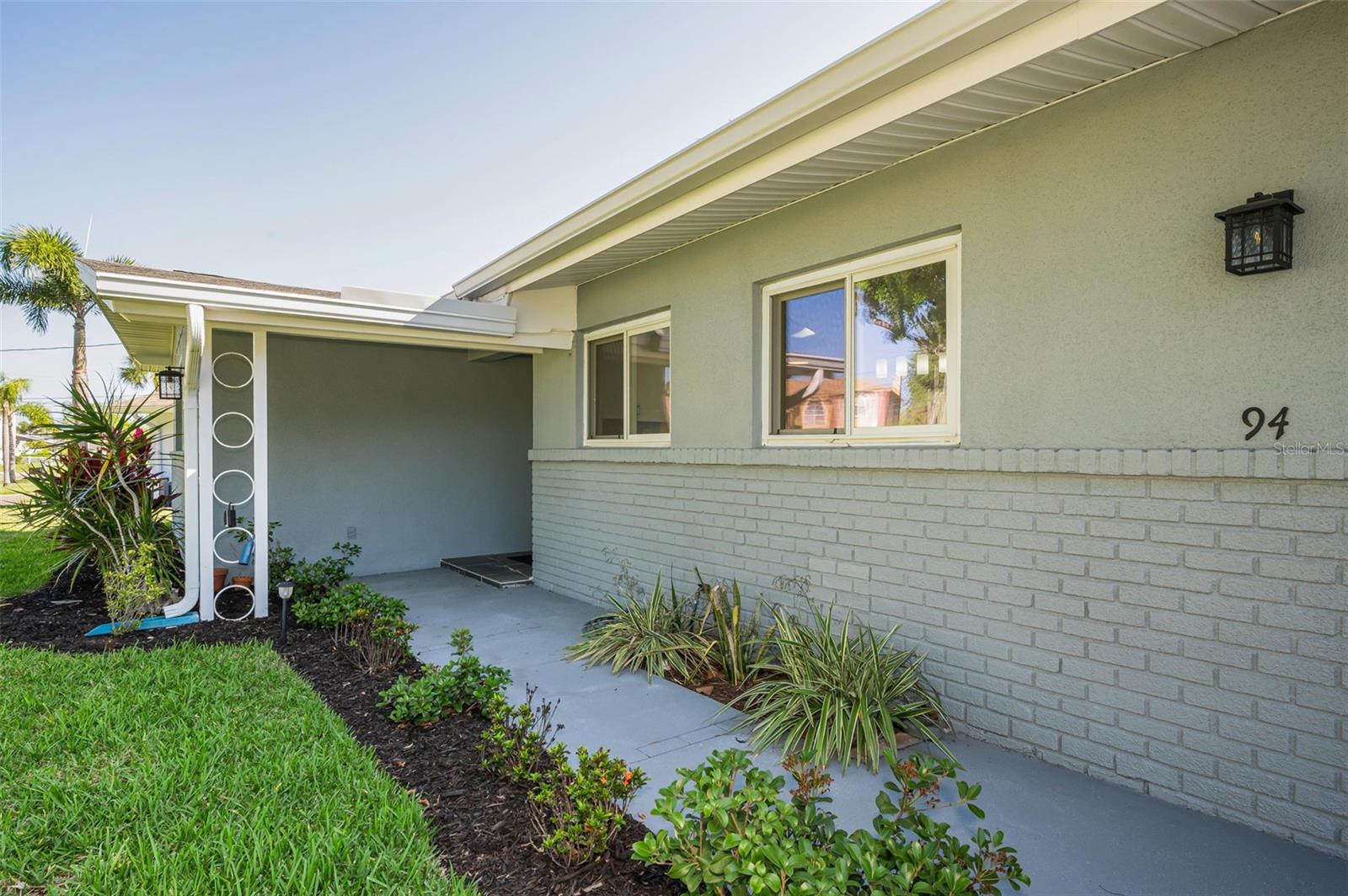 Image 5 of 55 For 94 Nicholas Drive