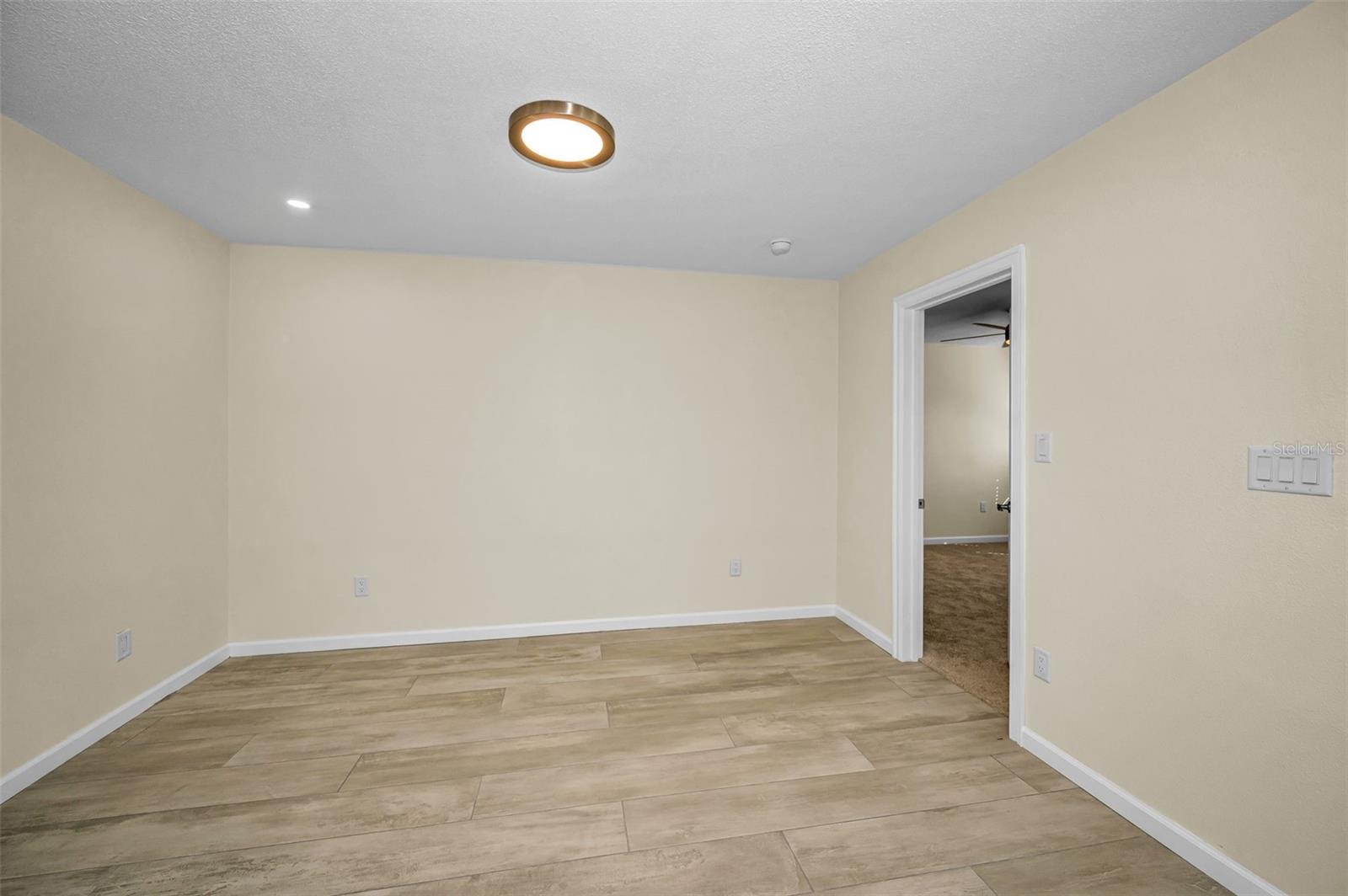 Image 9 of 55 For 94 Nicholas Drive