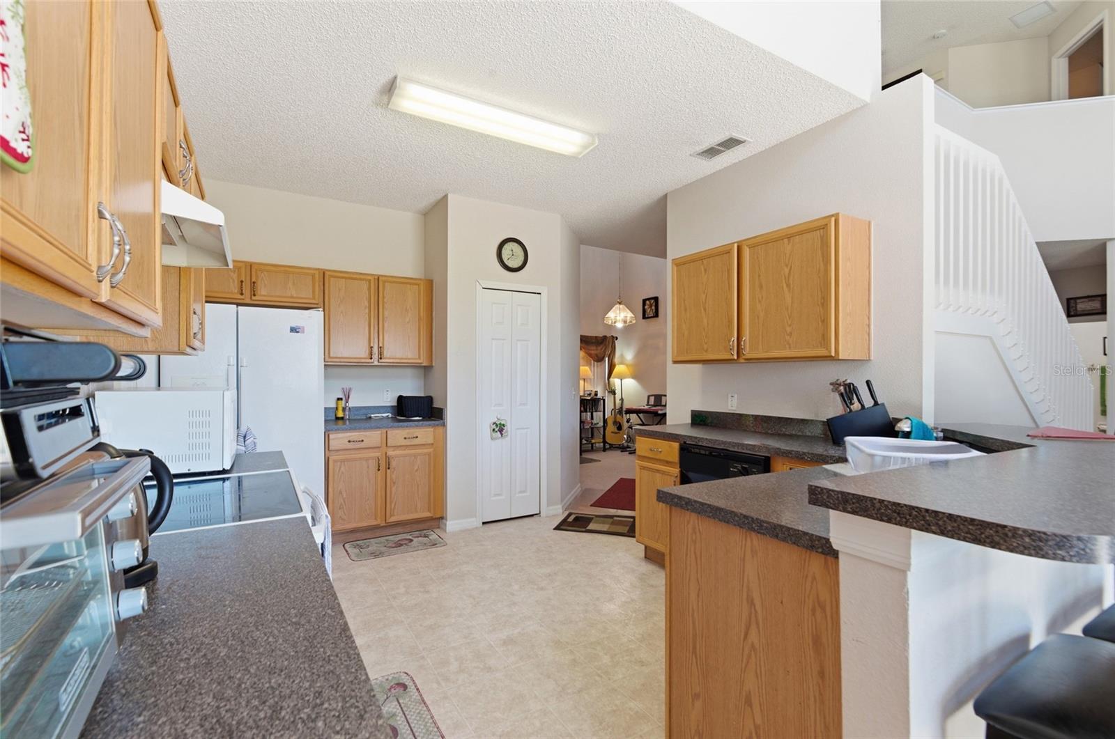 Image 12 of 29 For 27 Inconnu Drive