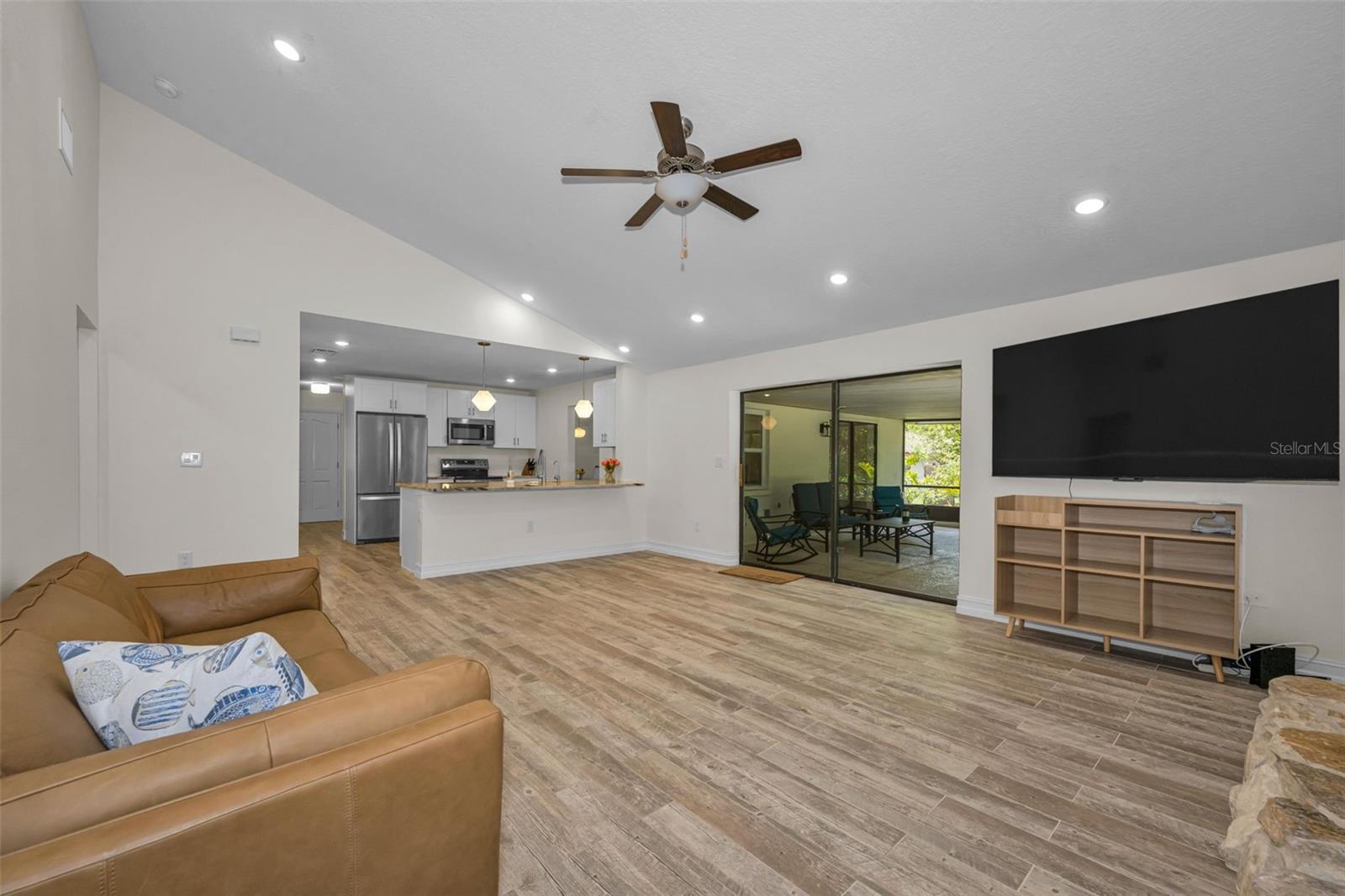 Image 22 of 61 For 21823 Shamu Drive