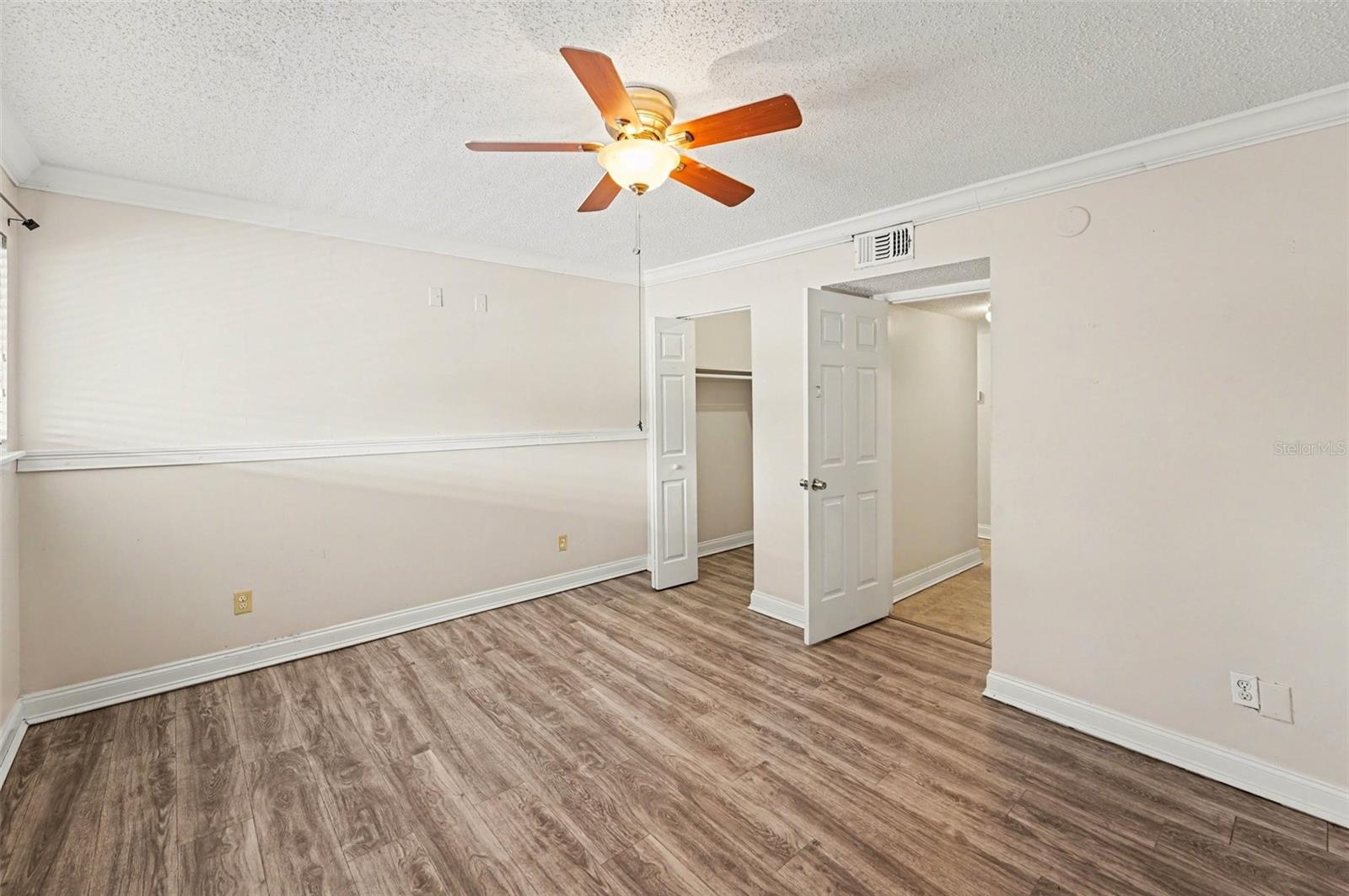 Image 19 of 24 For 6334 Newtown Circle 34b3