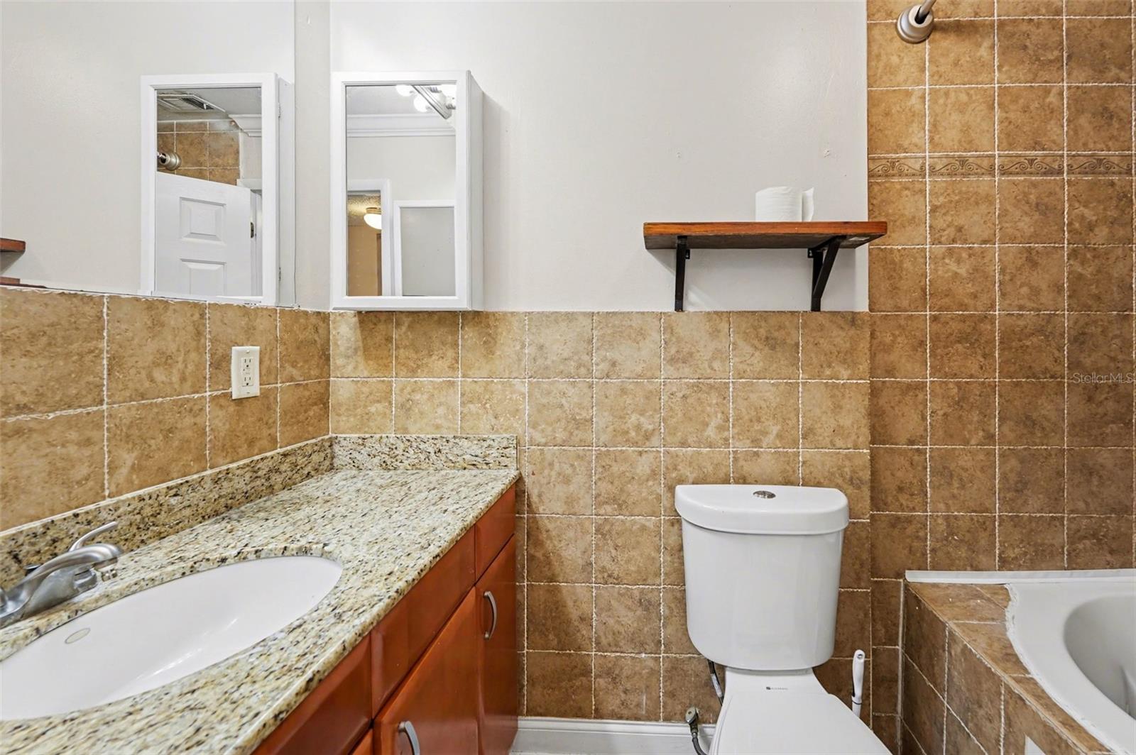 Image 20 of 24 For 6334 Newtown Circle 34b3
