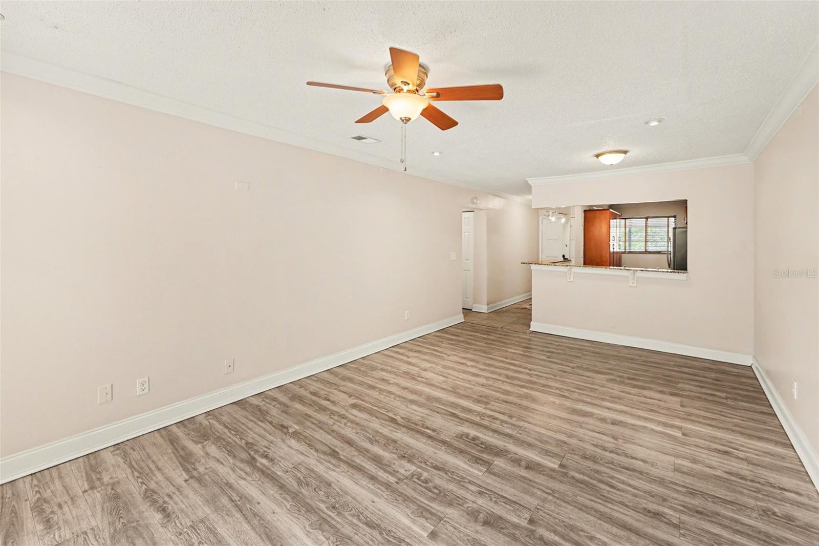 Image 3 of 24 For 6334 Newtown Circle 34b3