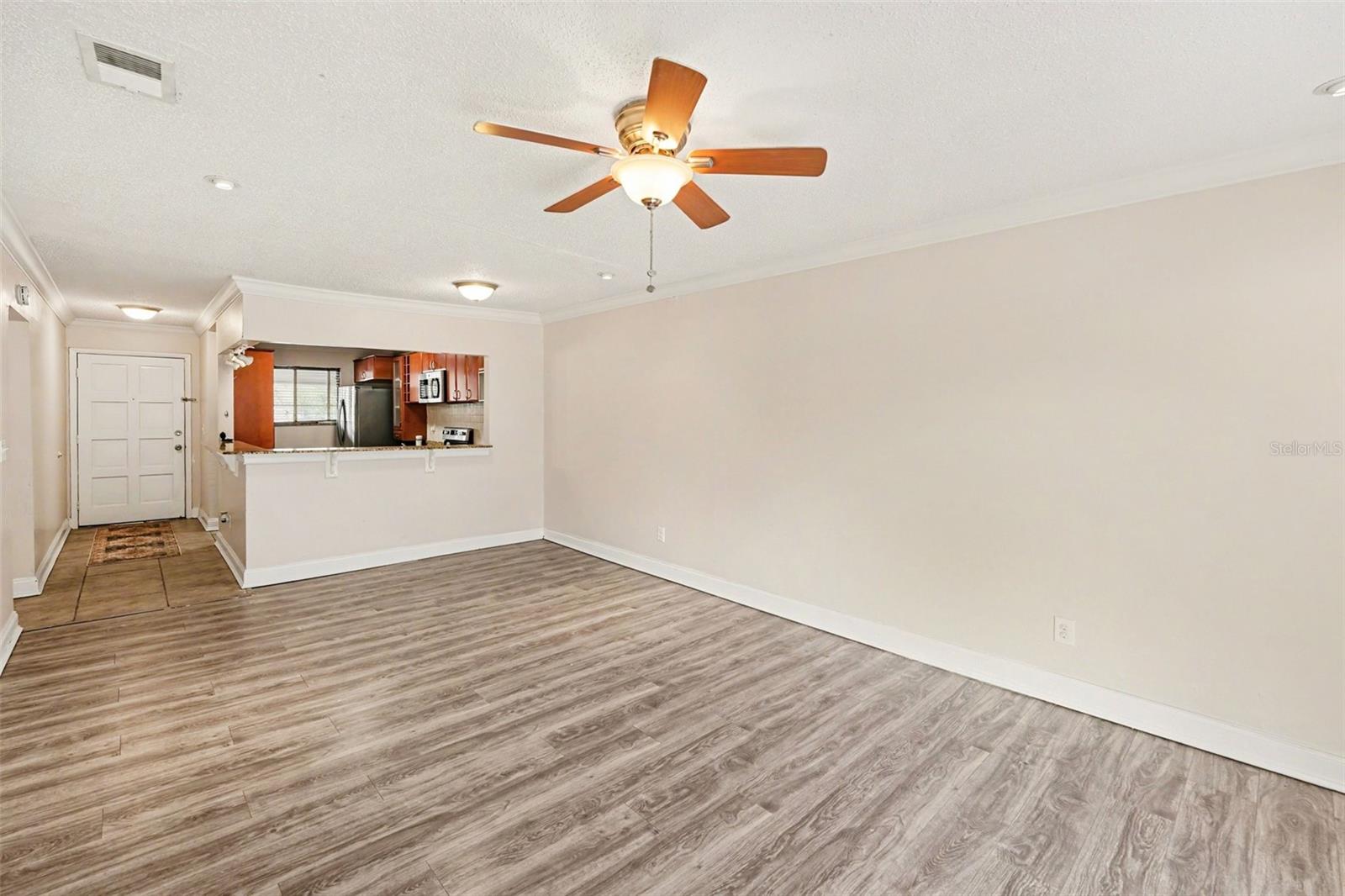 Image 4 of 24 For 6334 Newtown Circle 34b3