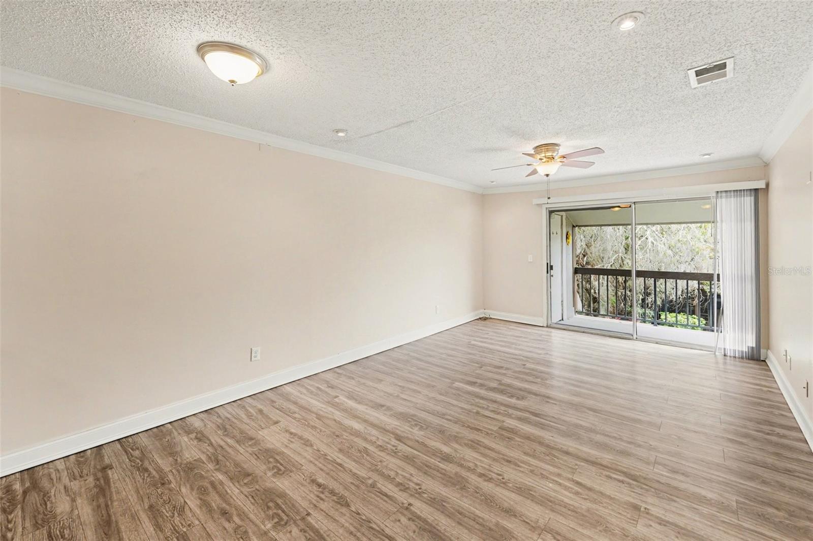 Image 9 of 24 For 6334 Newtown Circle 34b3