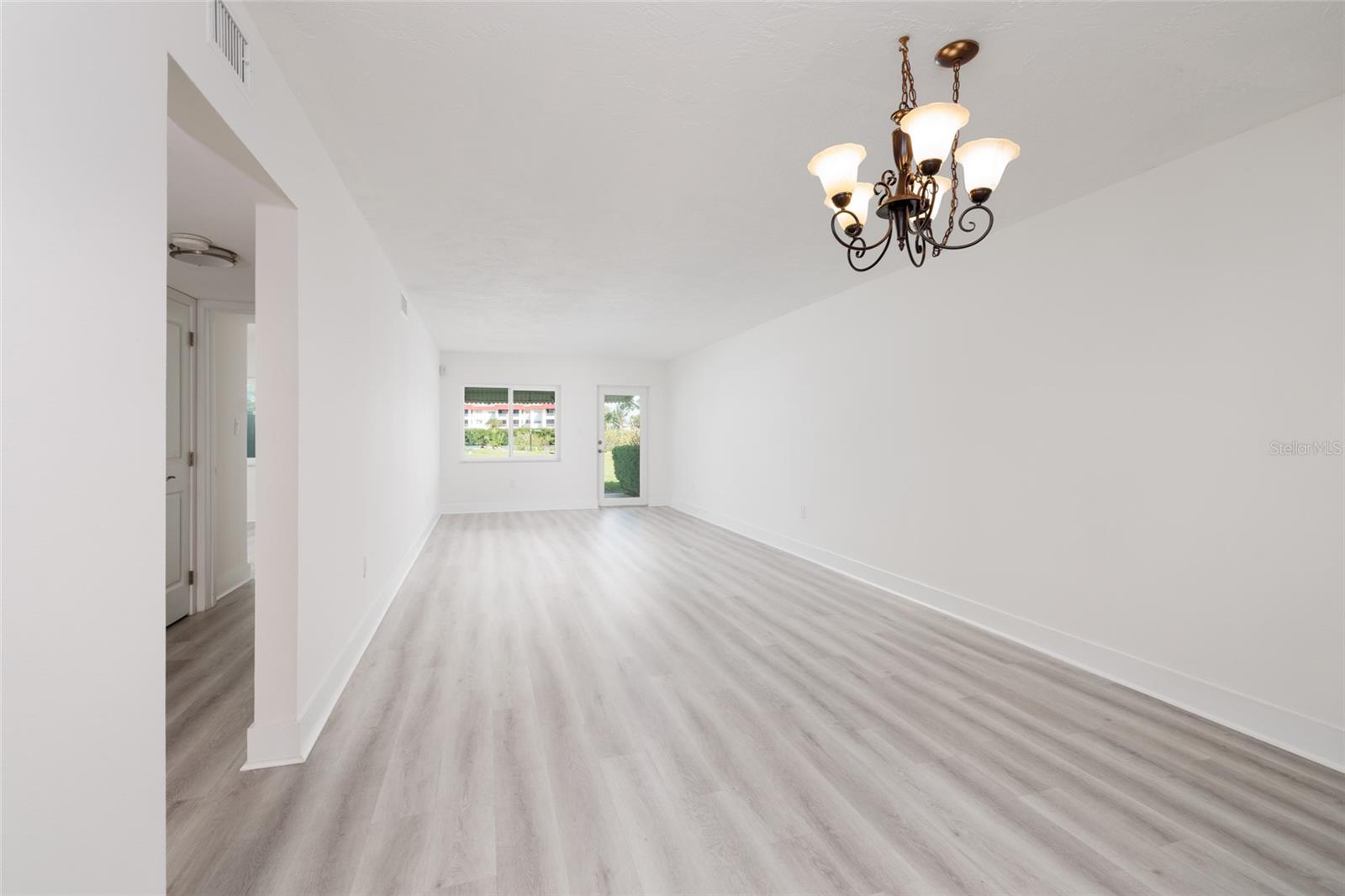 Image 13 of 48 For 4550 Overlook Drive Ne 154