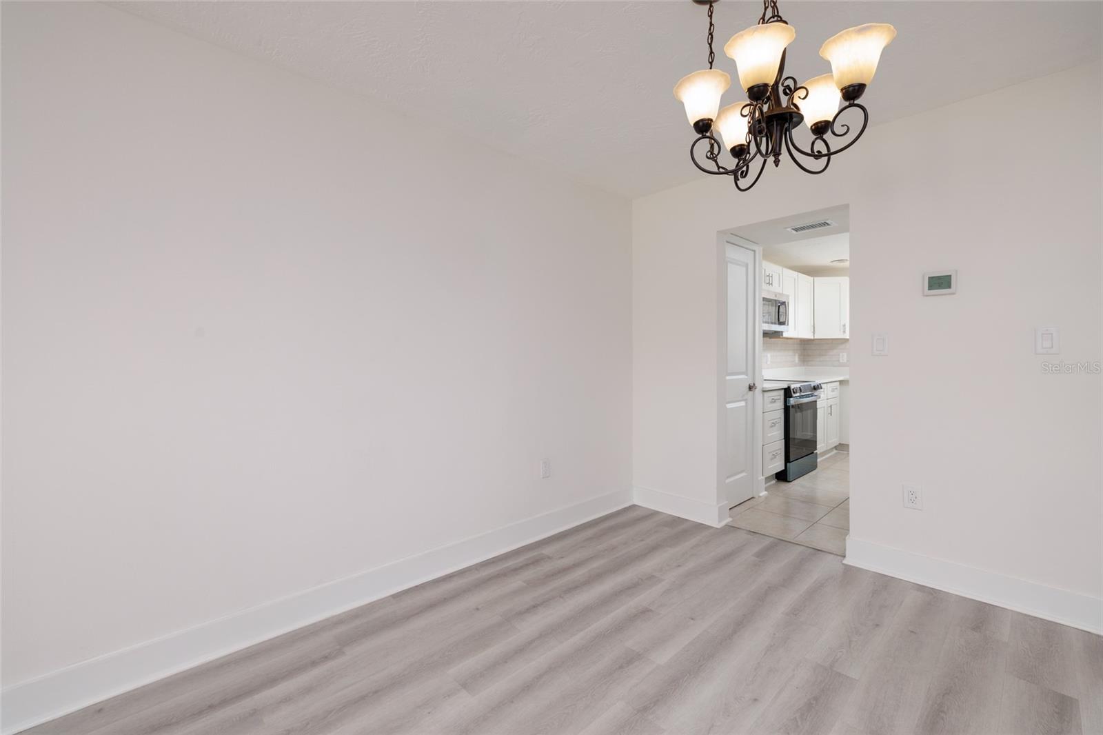 Image 14 of 48 For 4550 Overlook Drive Ne 154