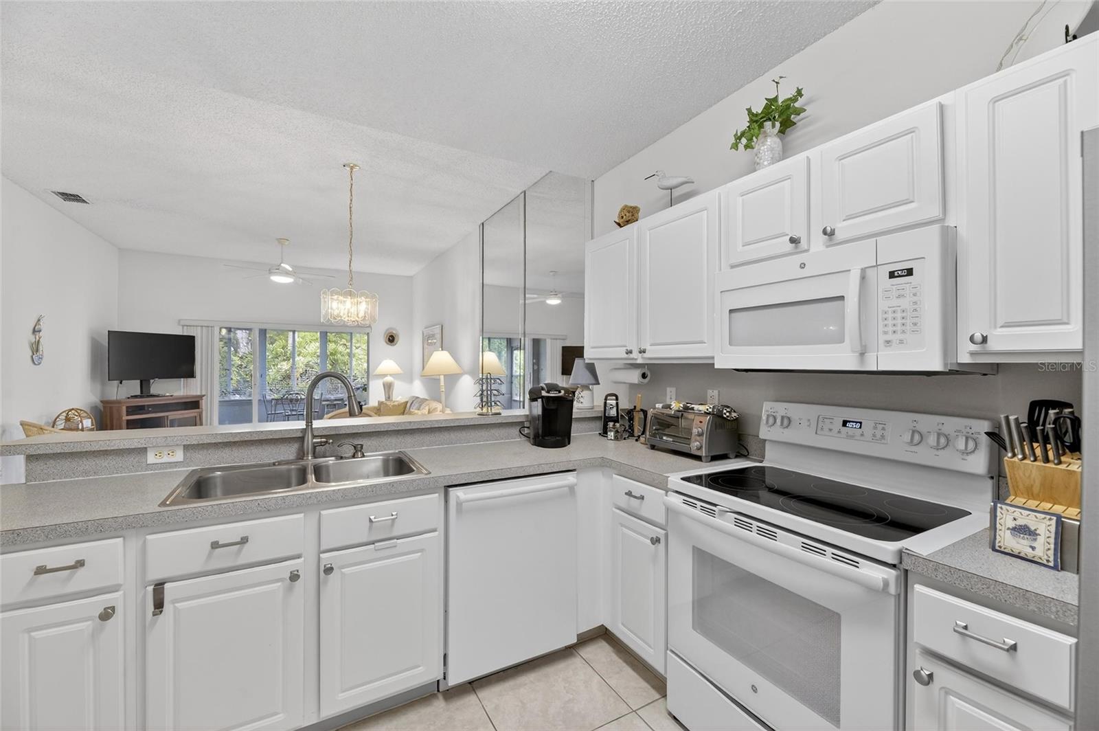 Image 10 of 28 For 1012 Radison Avenue 12