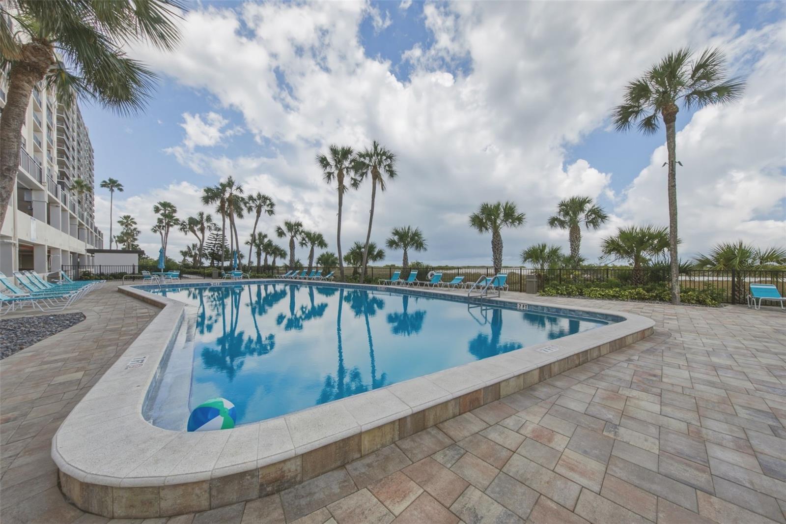 Image 2 of 58 For 1270 Gulf Boulevard 1202