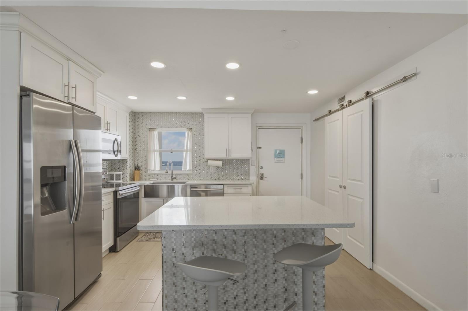 Image 4 of 58 For 1270 Gulf Boulevard 1202