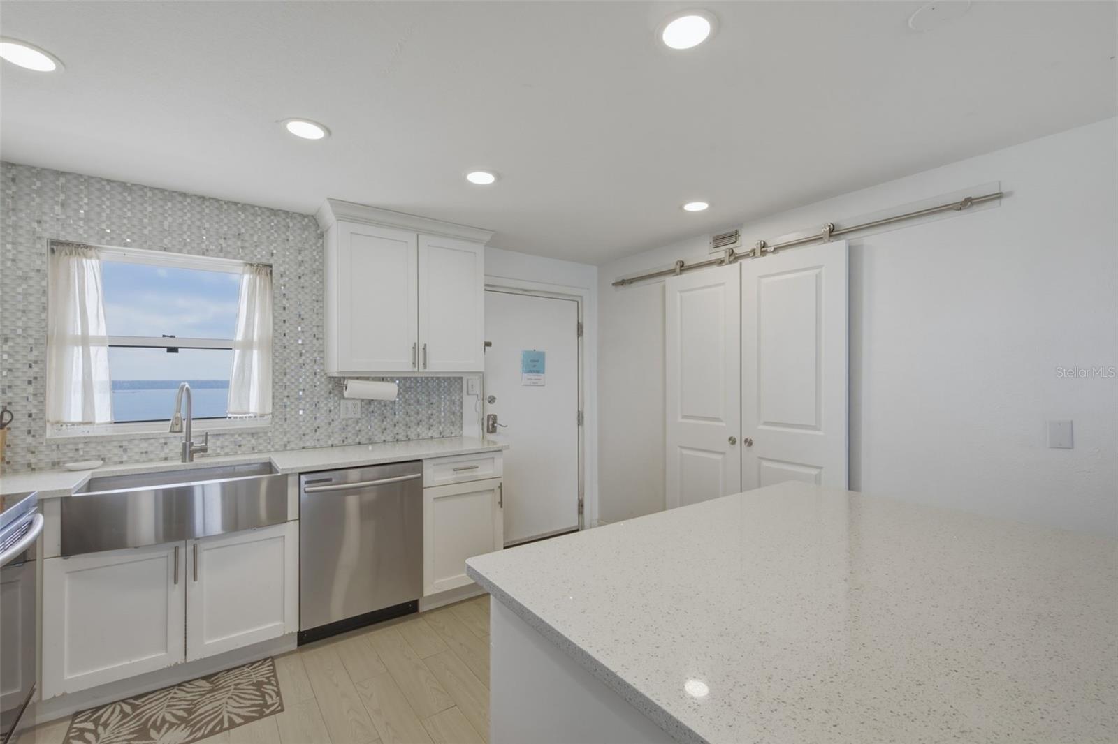 Image 7 of 58 For 1270 Gulf Boulevard 1202