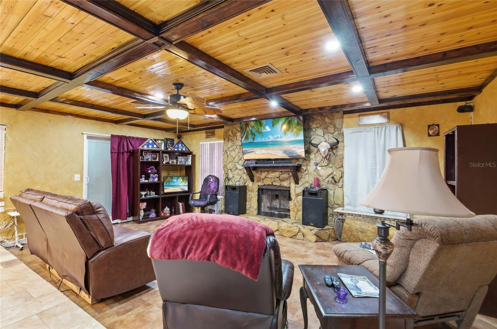 Image 17 of 28 For 7427 Eastview Place