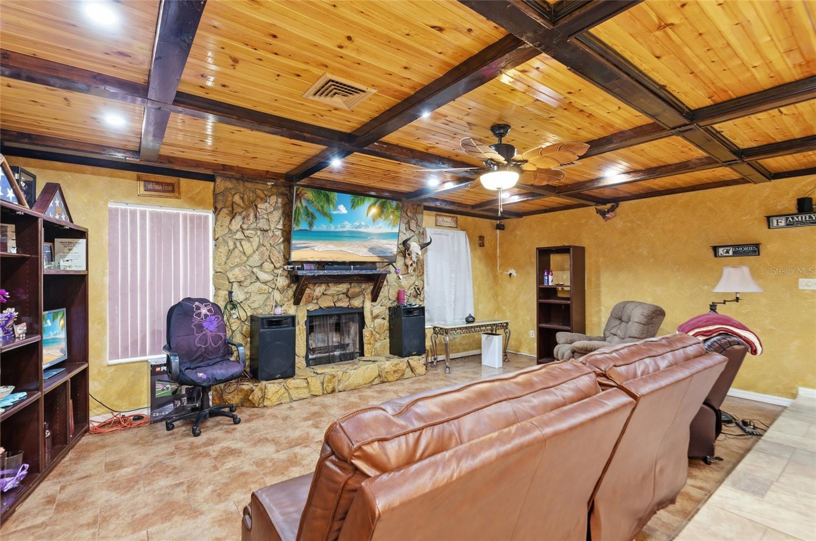 Image 3 of 28 For 7427 Eastview Place