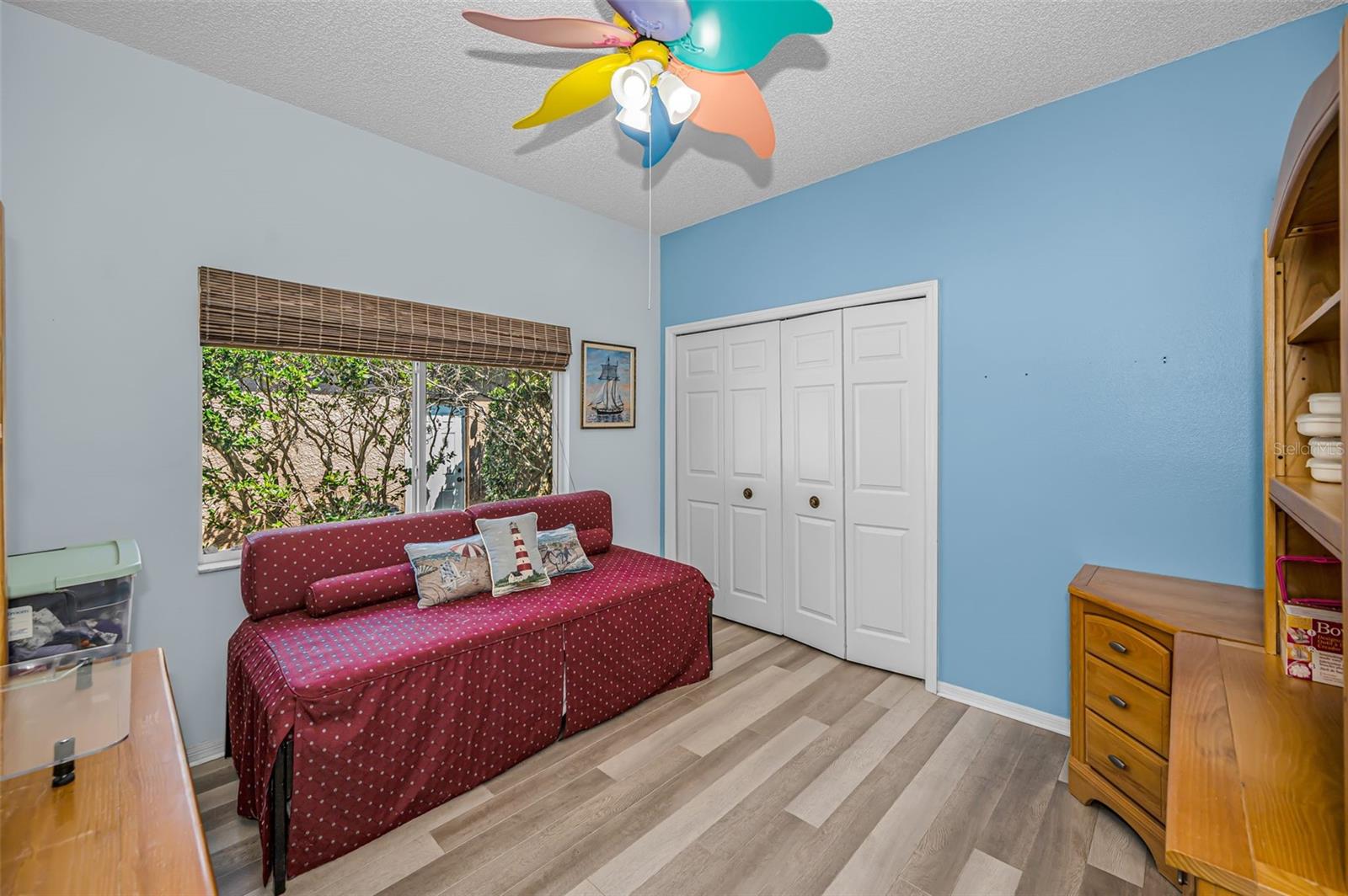 Listing photo id 22 for 2272 Warwick Drive