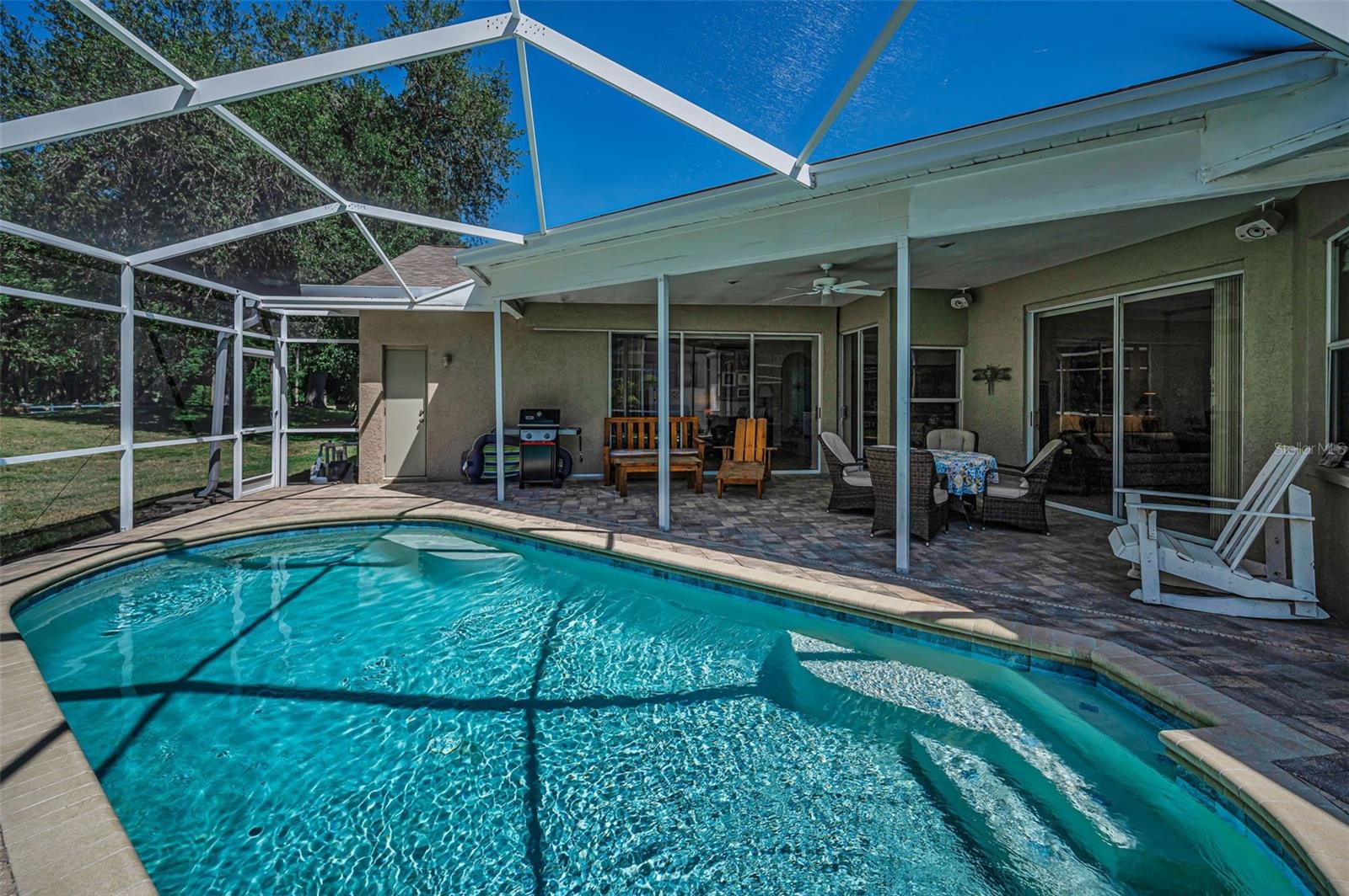 Listing photo id 28 for 2272 Warwick Drive