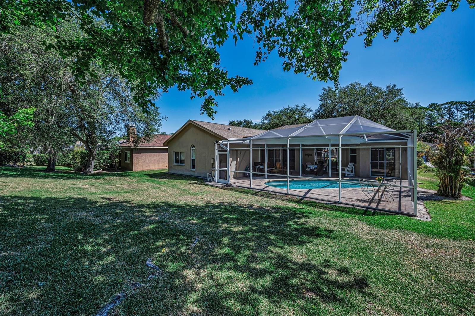 Listing photo id 29 for 2272 Warwick Drive