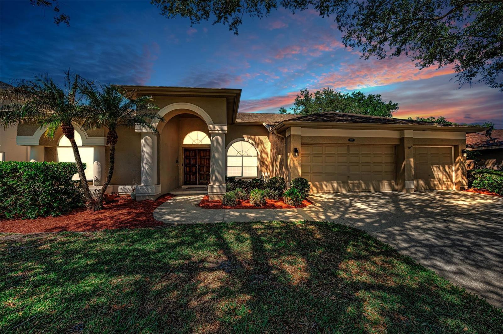 Listing photo id 43 for 2272 Warwick Drive