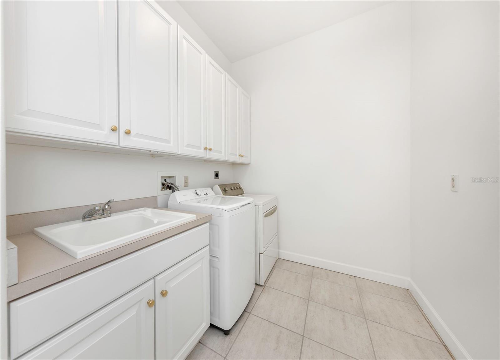Image 43 of 90 For 3029 Key Harbor Drive