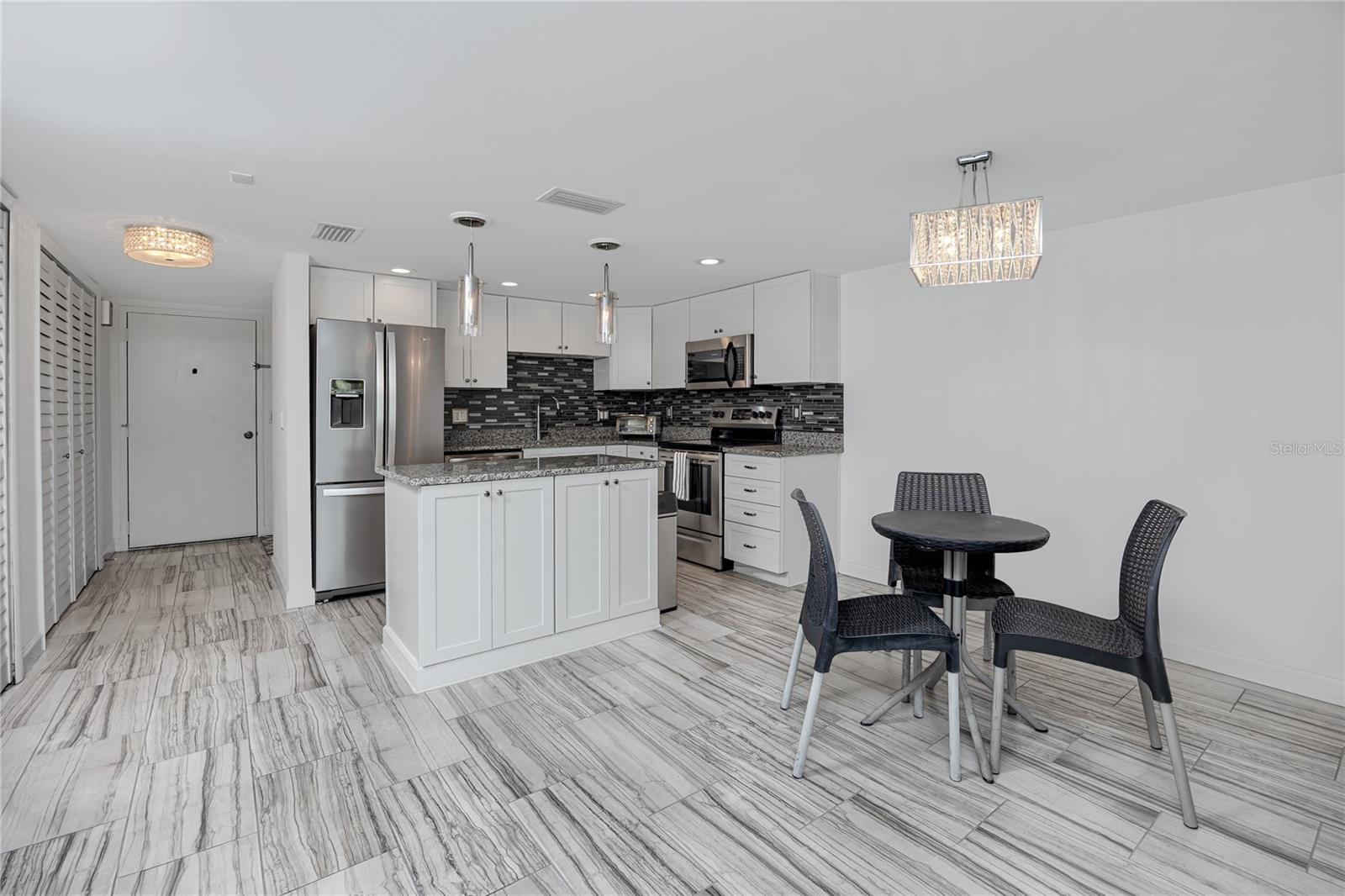 Image 10 of 58 For 7600 Sun Island Drive S 107