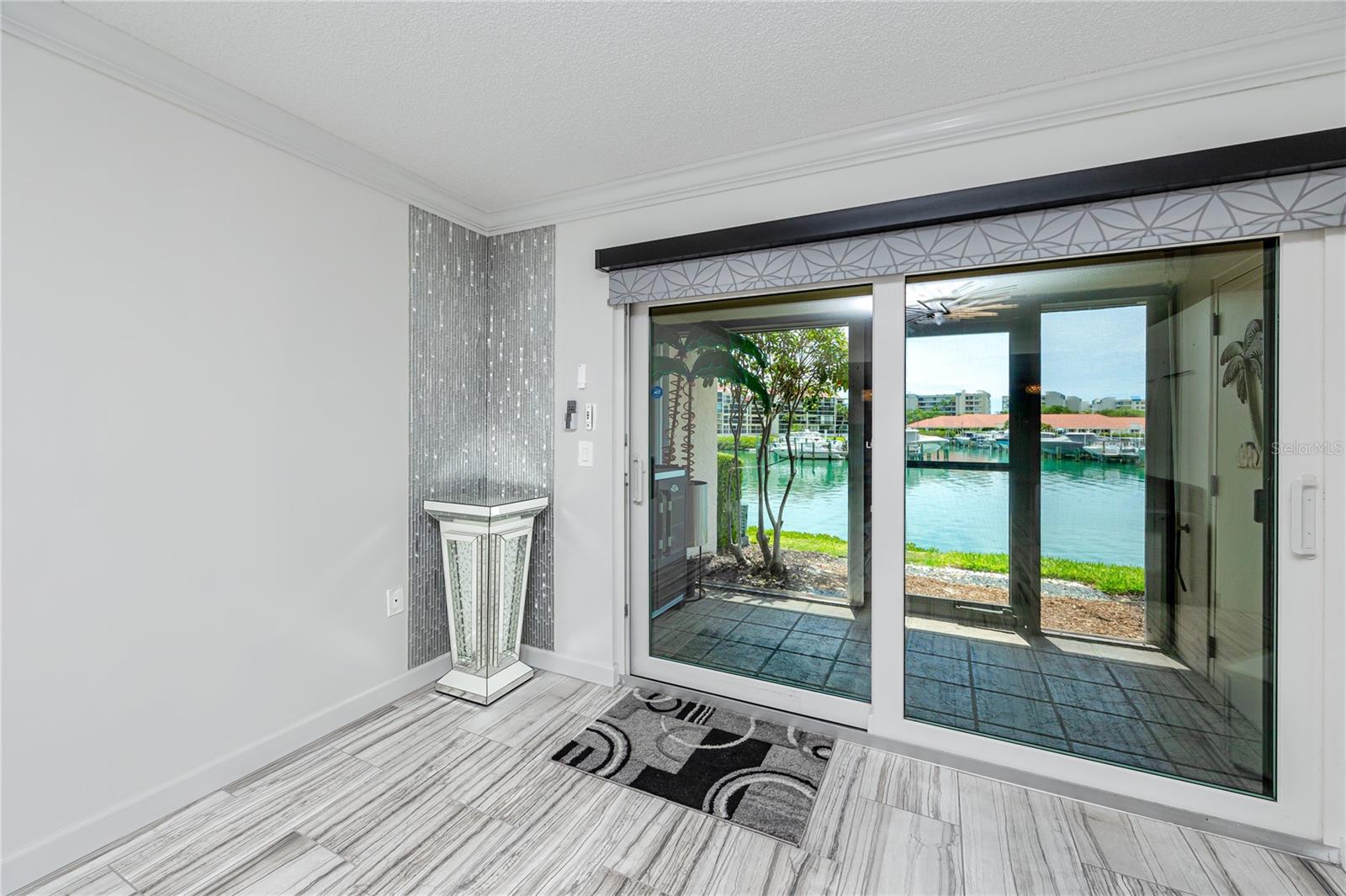 Image 12 of 58 For 7600 Sun Island Drive S 107