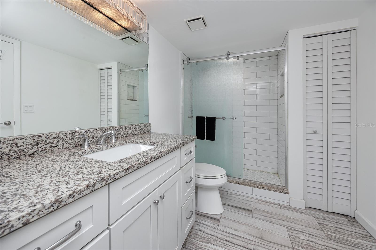 Image 18 of 58 For 7600 Sun Island Drive S 107