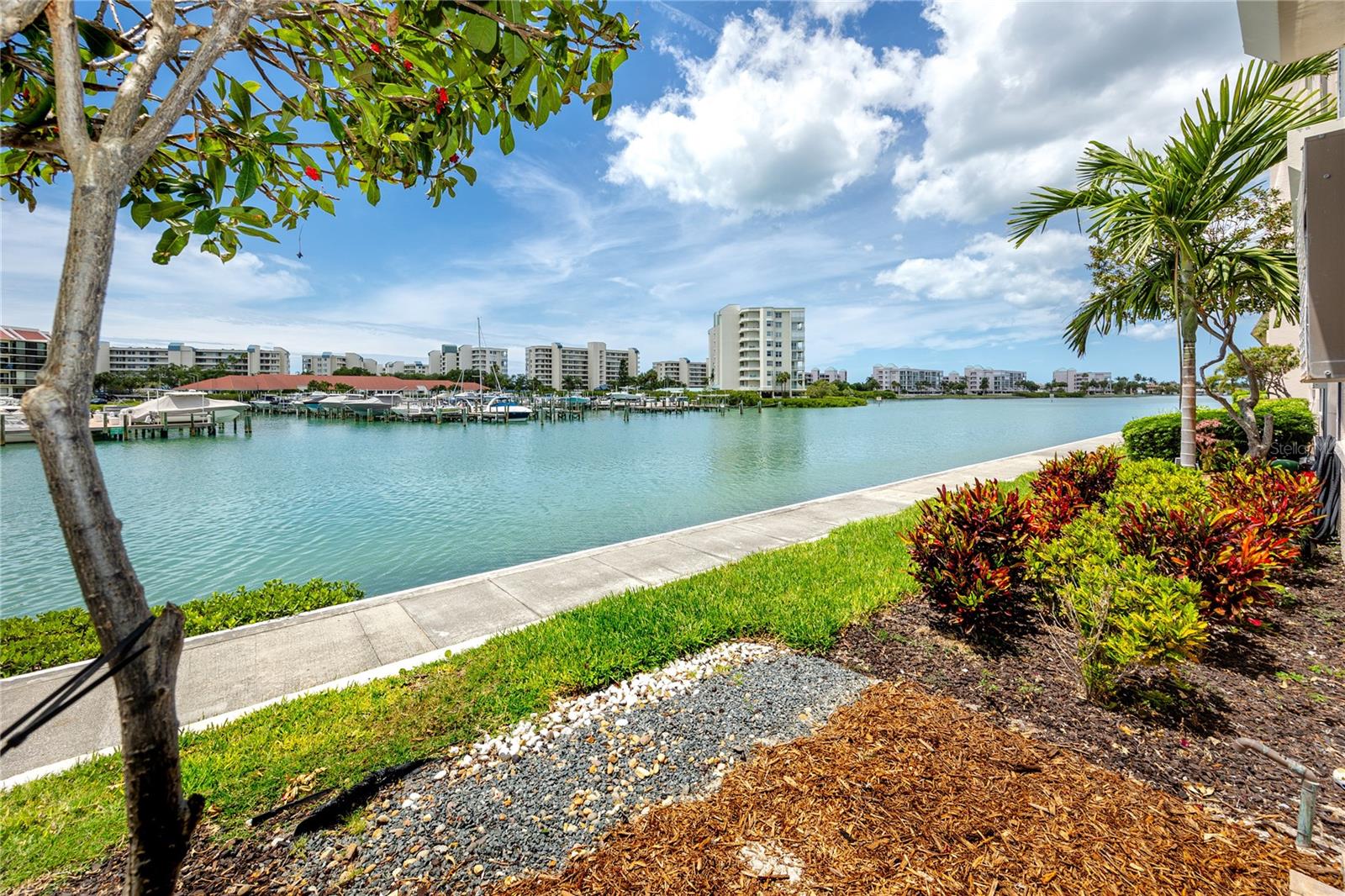 Image 25 of 58 For 7600 Sun Island Drive S 107