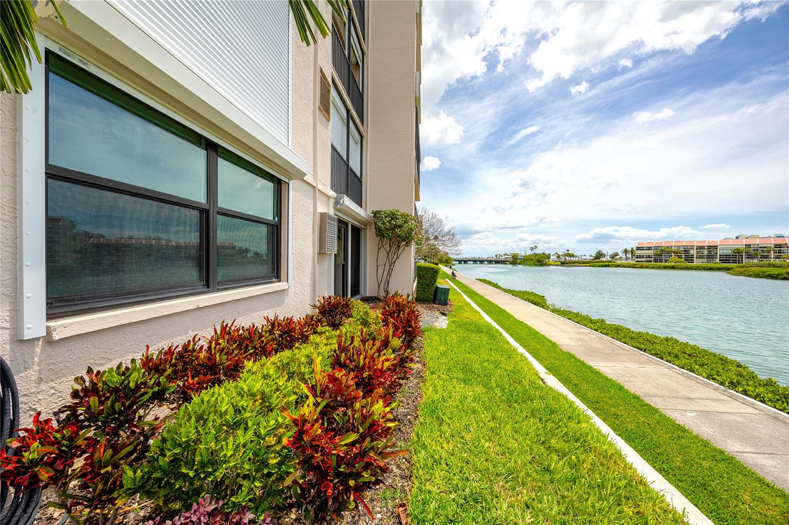 Image 27 of 58 For 7600 Sun Island Drive S 107