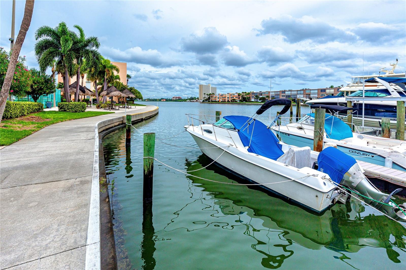 Image 39 of 58 For 7600 Sun Island Drive S 107