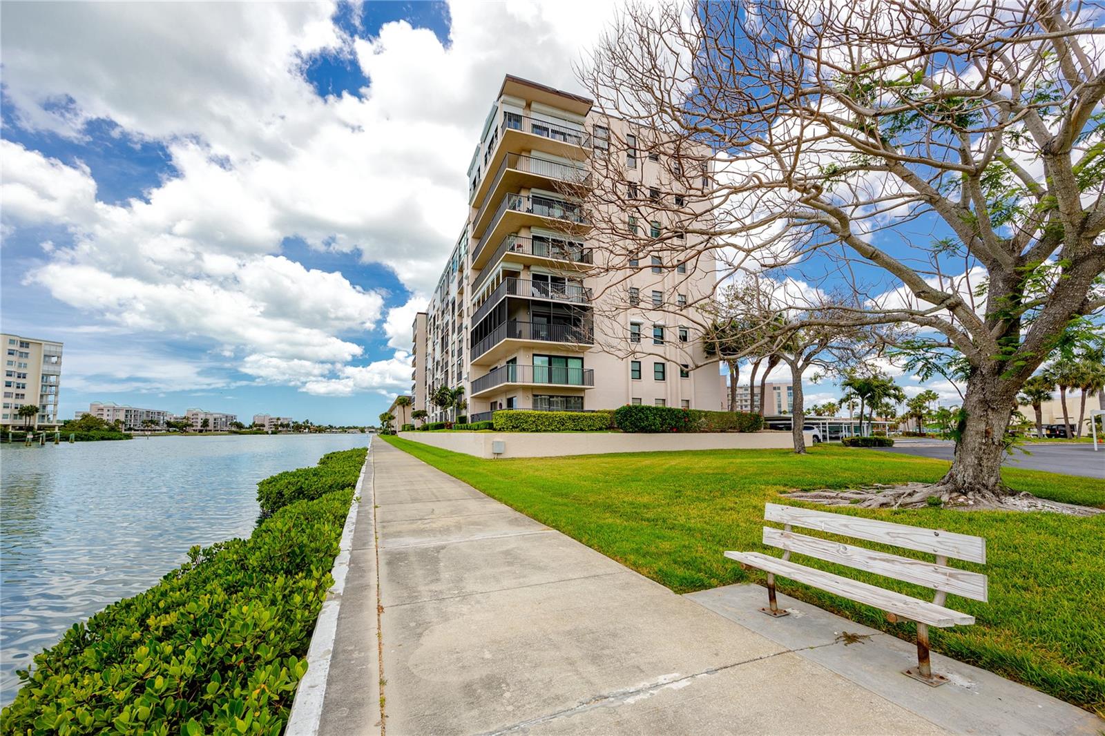 Image 40 of 58 For 7600 Sun Island Drive S 107