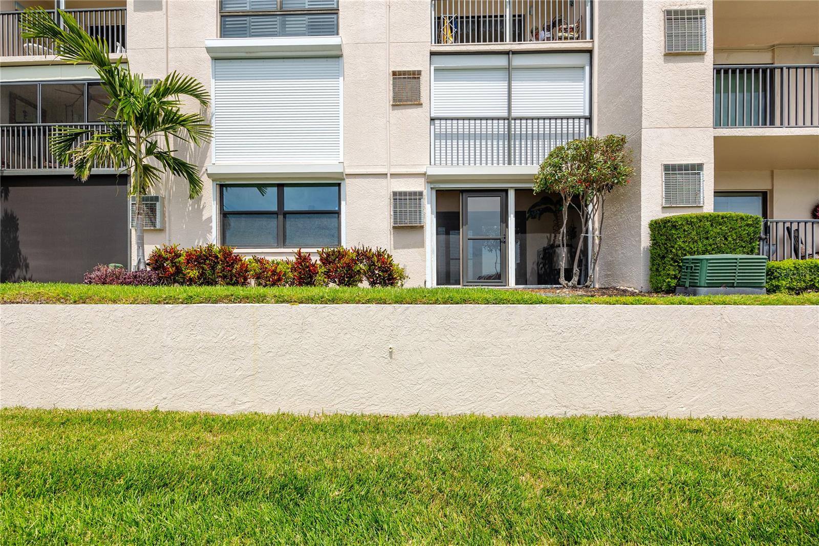 Image 48 of 58 For 7600 Sun Island Drive S 107