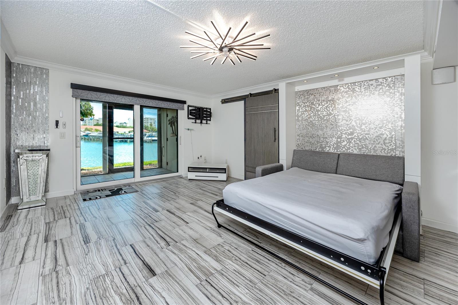 Image 5 of 58 For 7600 Sun Island Drive S 107