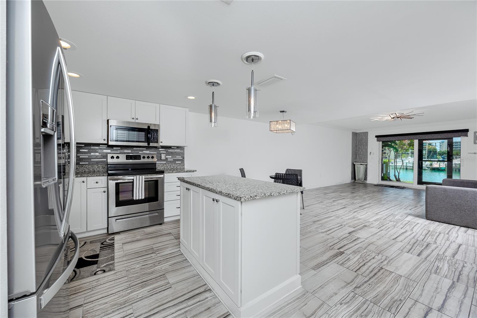 Image 9 of 58 For 7600 Sun Island Drive S 107