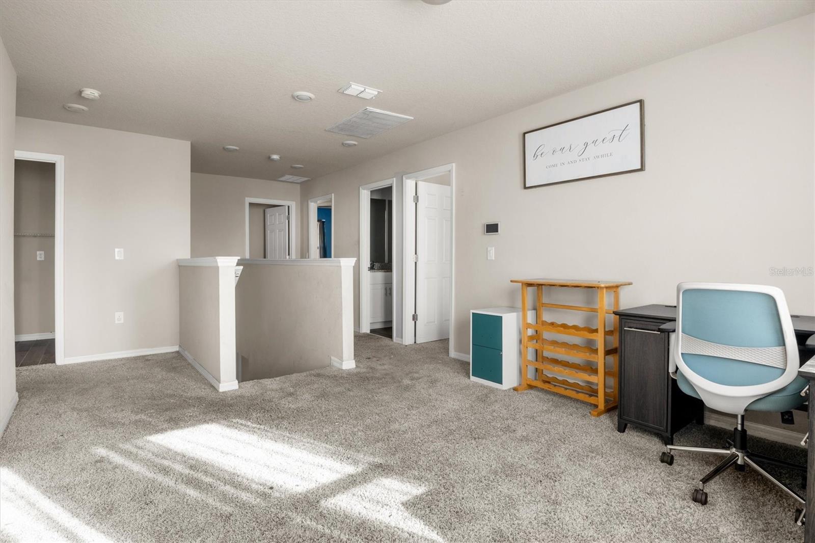 Image 15 of 26 For 884 Cambridge Drive