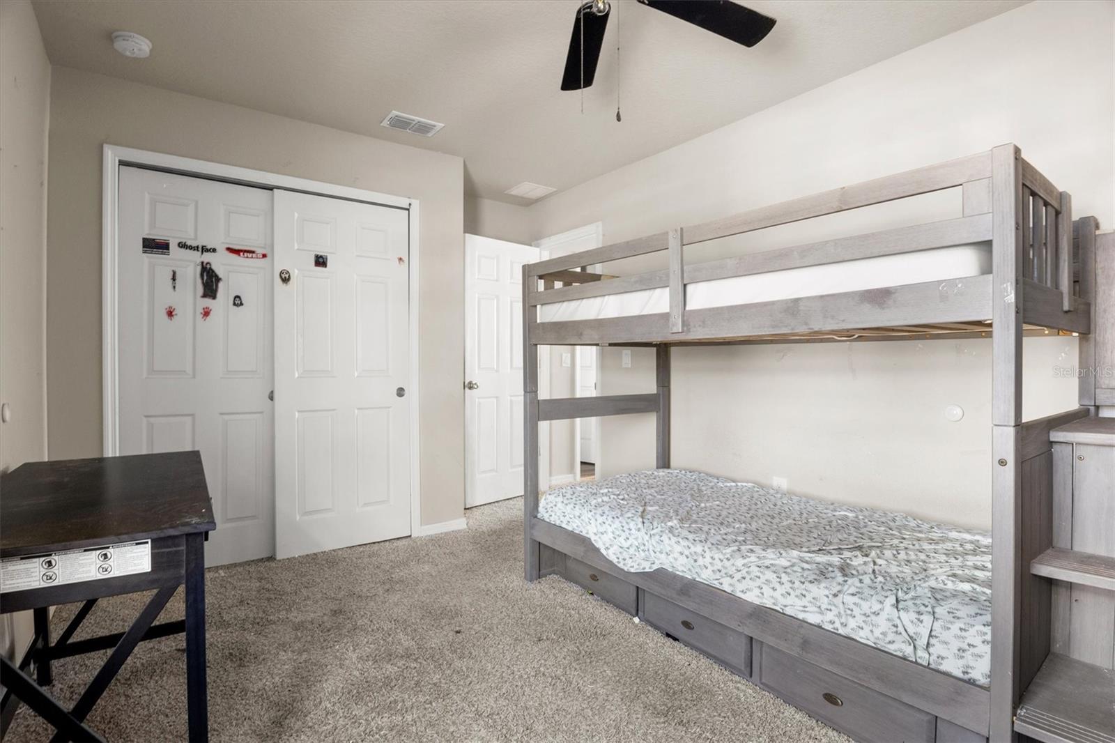 Image 17 of 26 For 884 Cambridge Drive