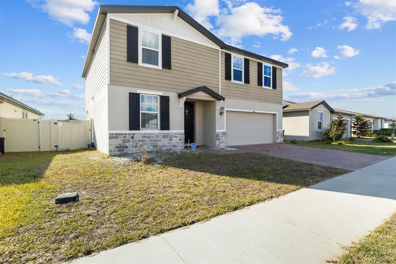 Image 2 of 26 For 884 Cambridge Drive