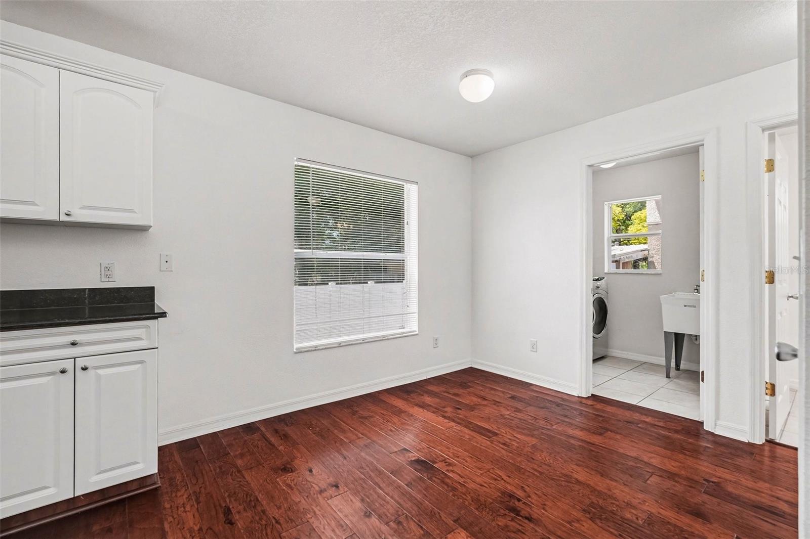 Listing photo id 14 for 1702 North Street
