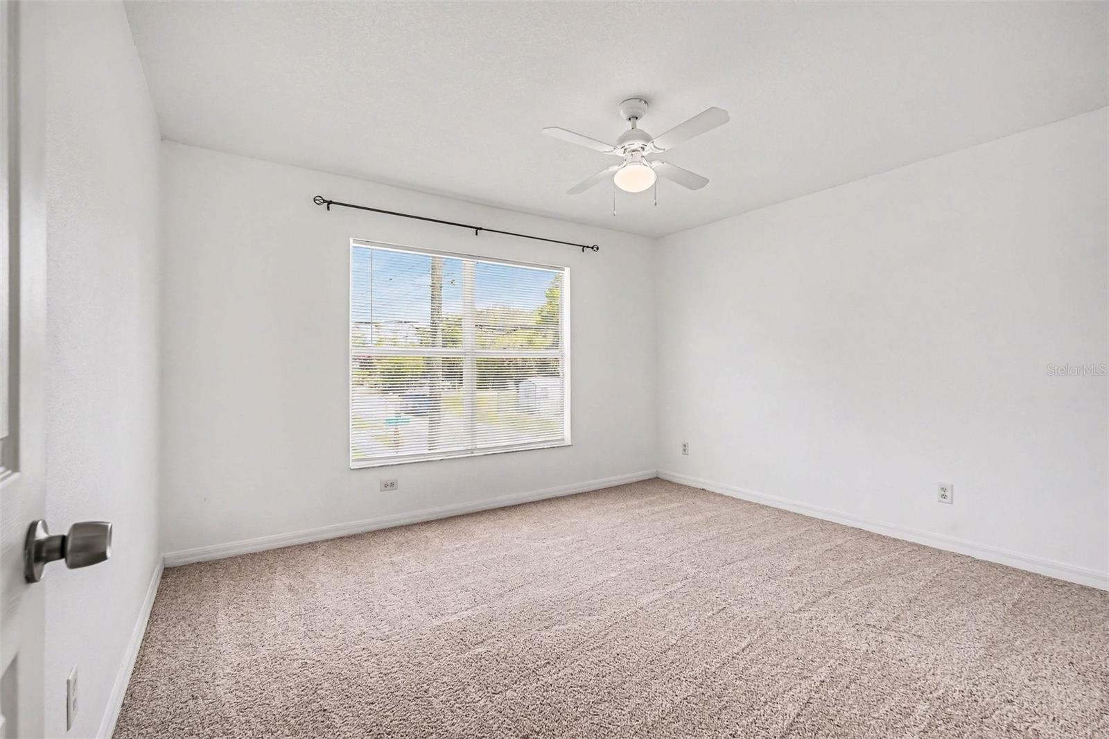 Listing photo id 15 for 1702 North Street