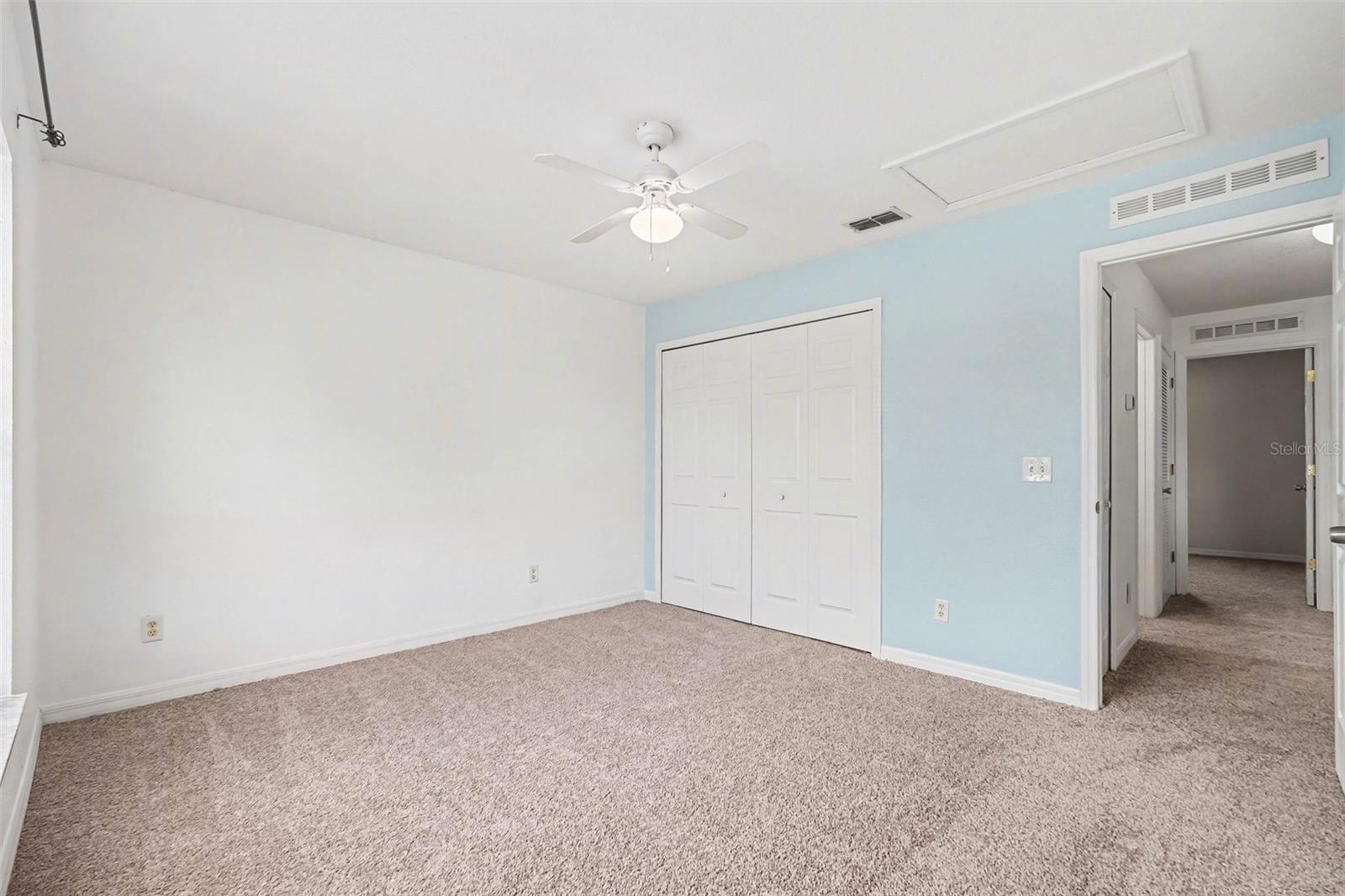 Listing photo id 18 for 1702 North Street