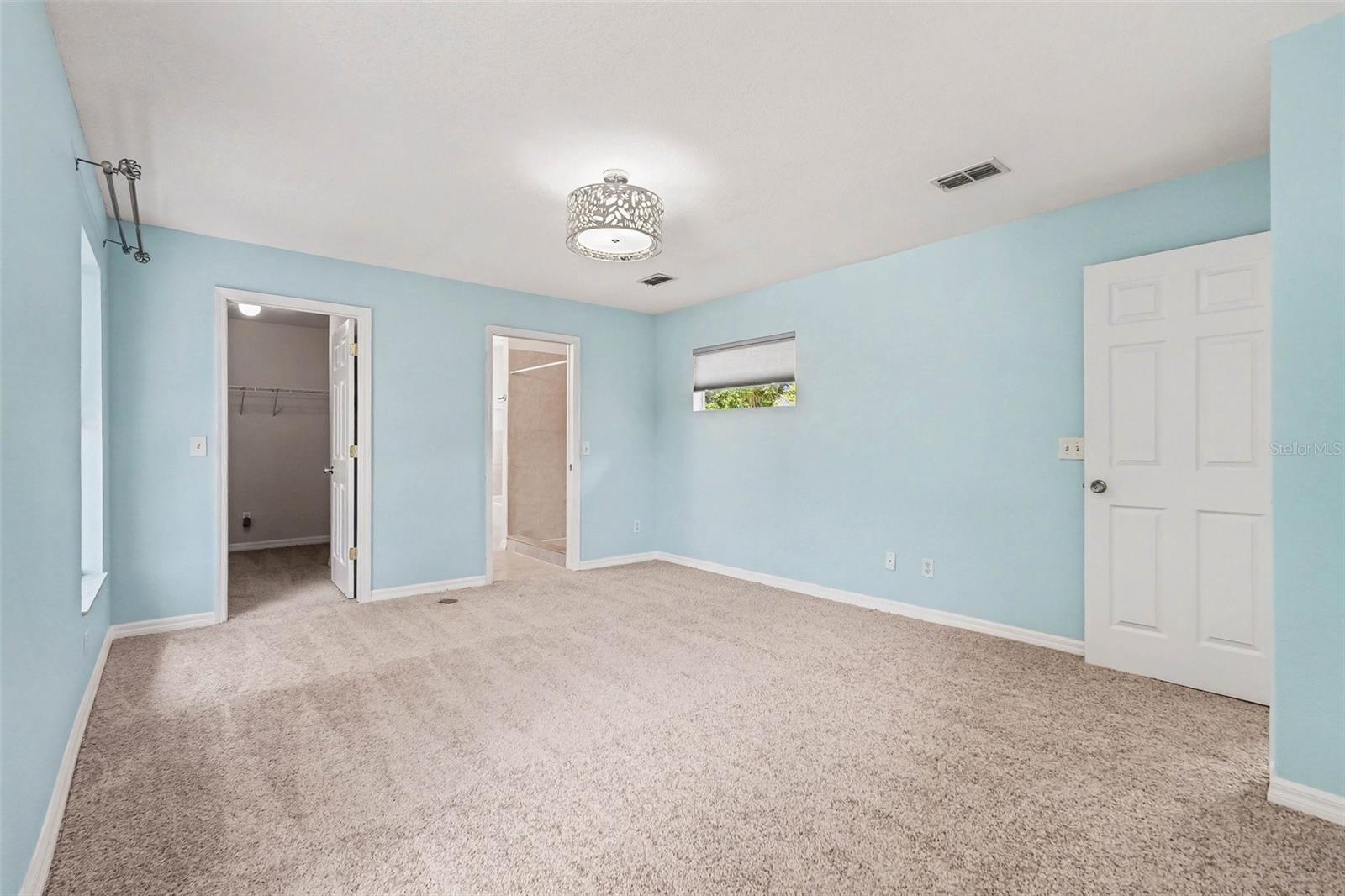 Listing photo id 20 for 1702 North Street