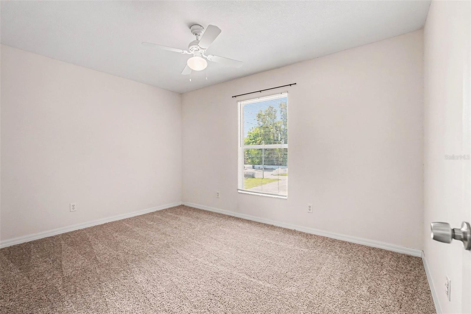 Listing photo id 21 for 1702 North Street