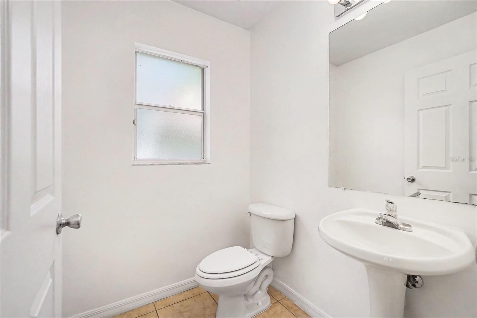 Listing photo id 25 for 1702 North Street